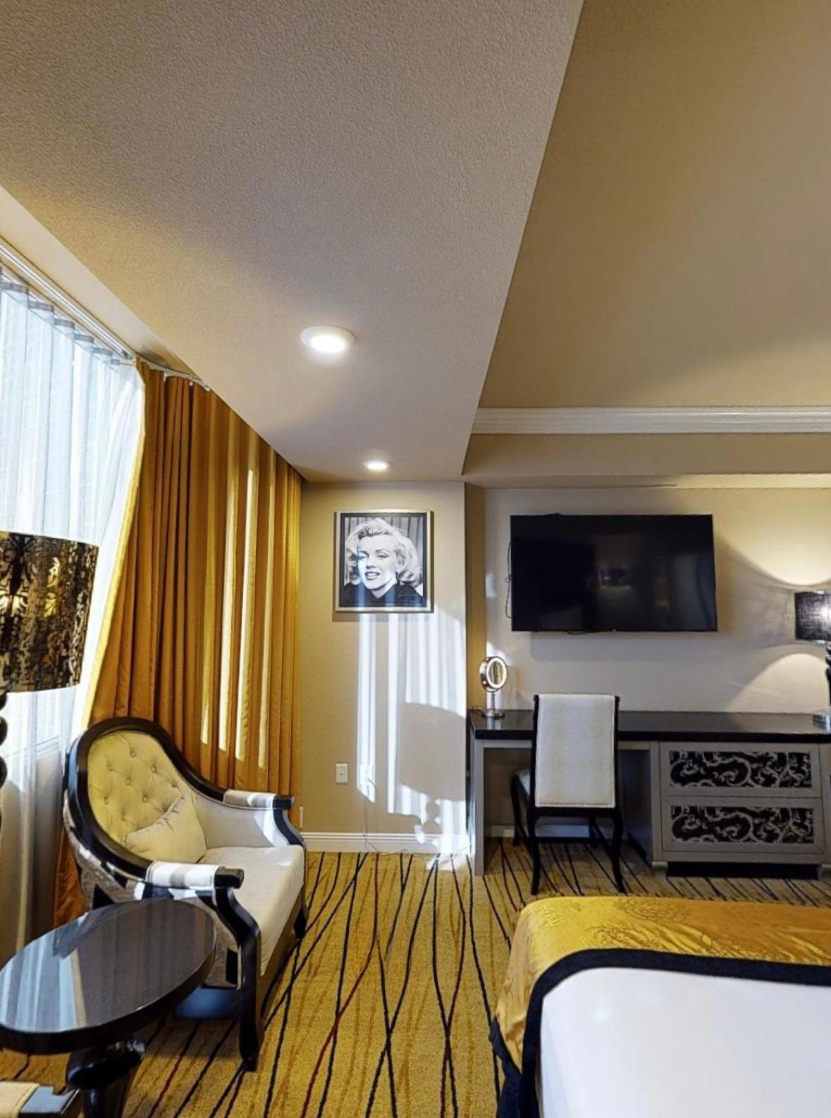 Paradise In Las Vegas In A Two Bedroom Villa Hotel