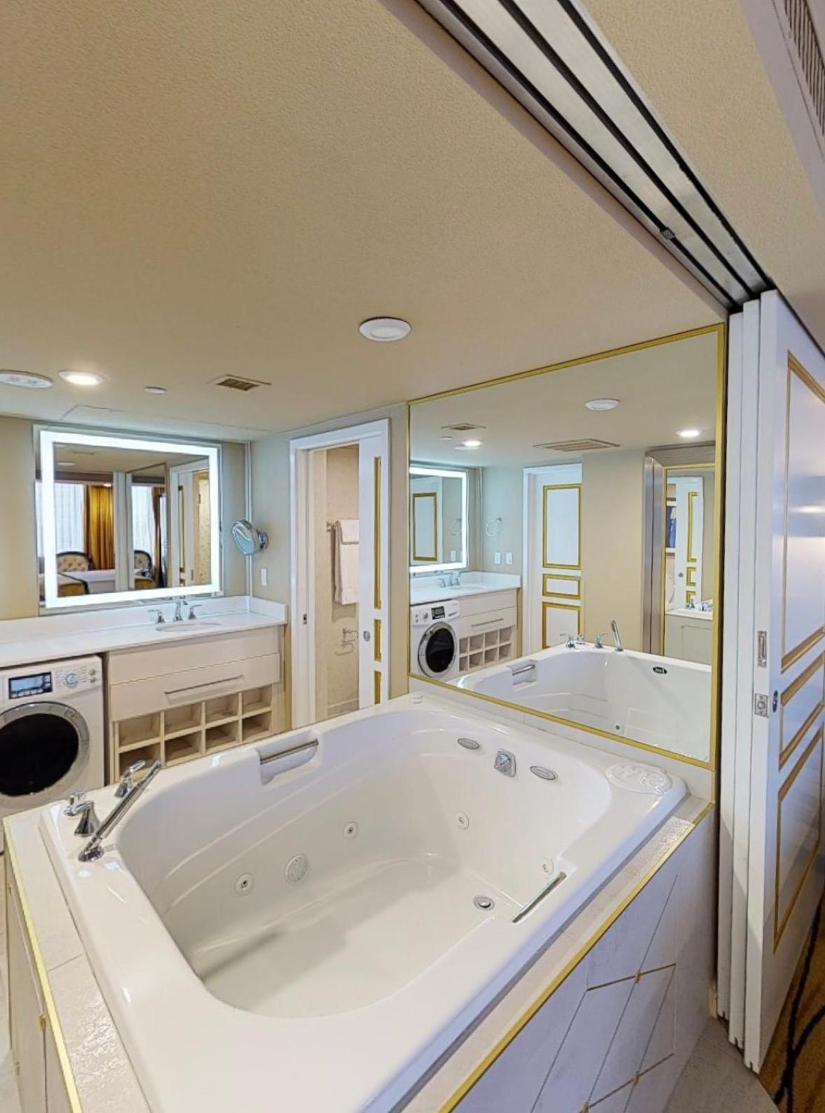 Paradise In Las Vegas In A Two Bedroom Villa 4*
