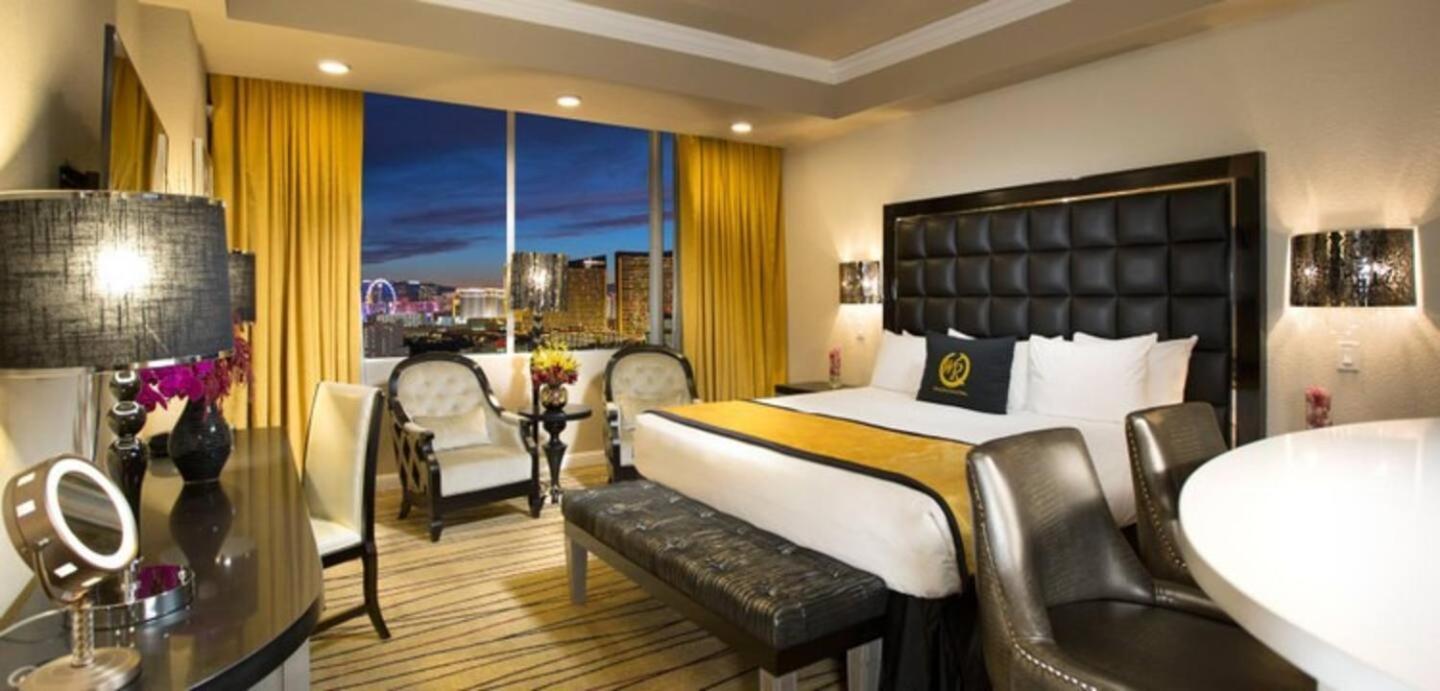 Paradise In Las Vegas In A Two Bedroom Villa 4*